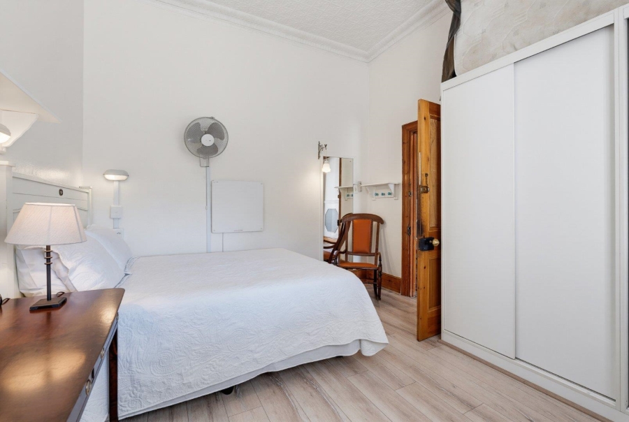 8 Bedroom Property for Sale in Vredehoek Western Cape